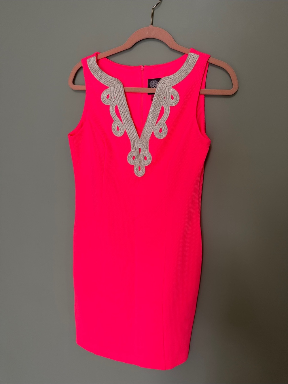 Vince Camuto Bright Pink Sheath Dress Size 6 Sleeveless Metallic Trim Like New